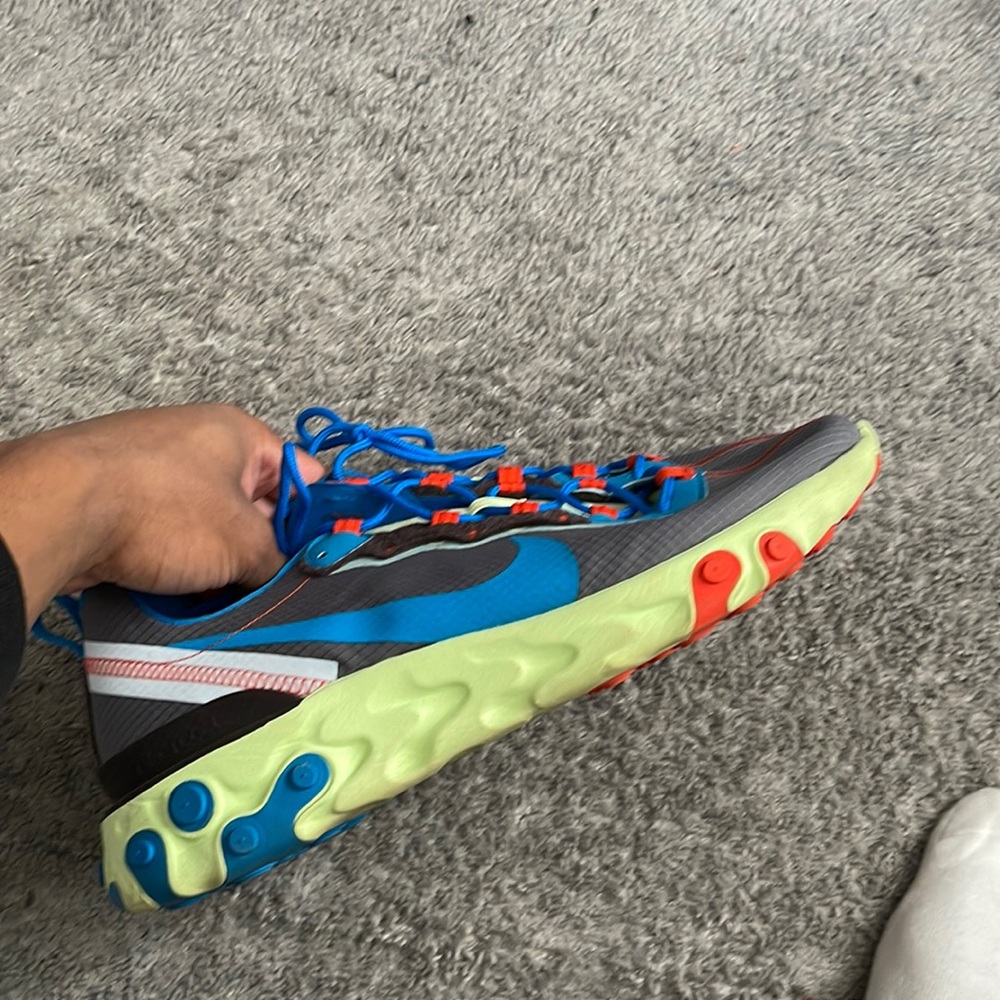 nike reacts